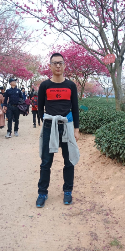 小梁的第一张照片--将乐婚介网