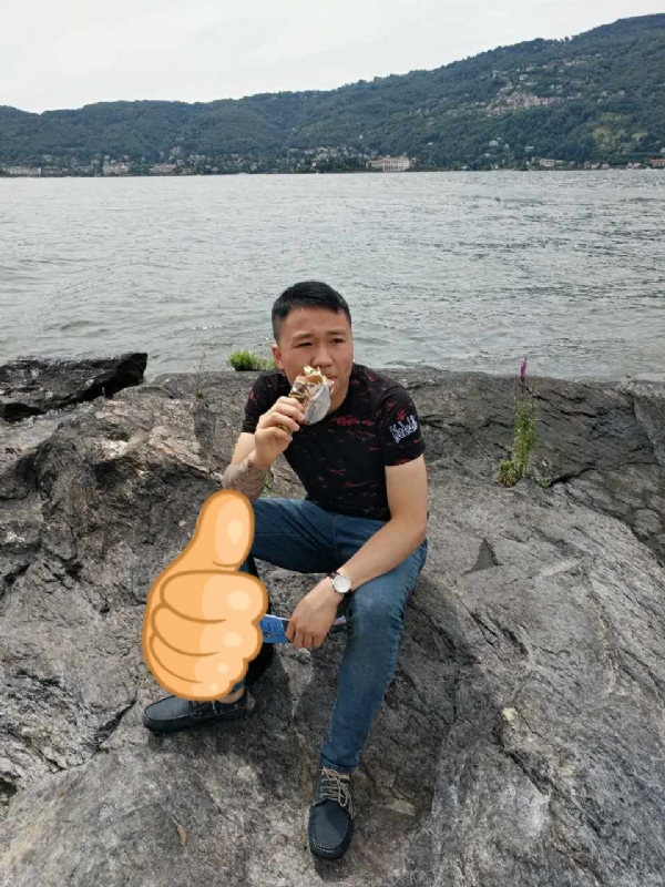 绚烂背后的平淡的第一张照片--将乐婚介网