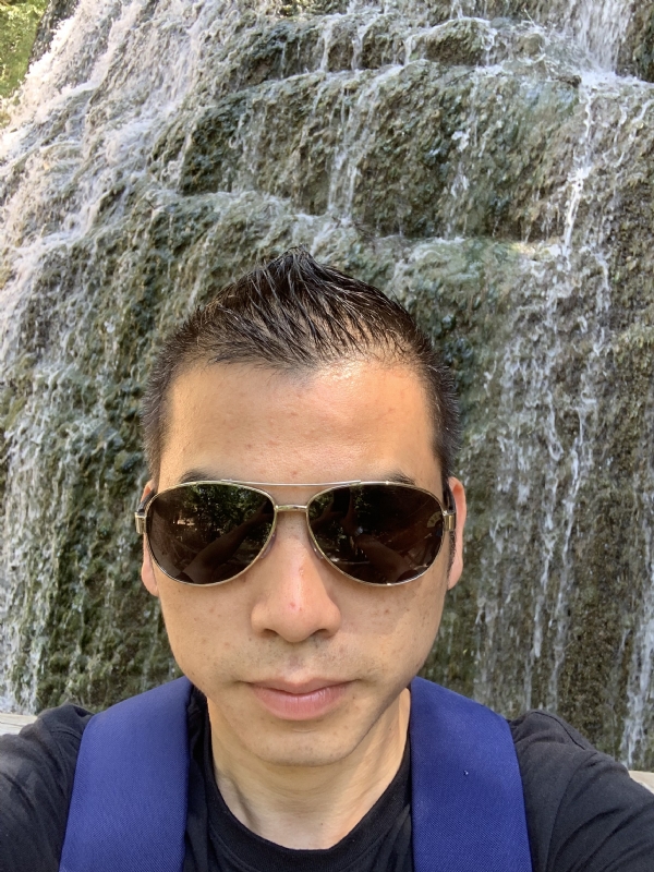 高兴的第二张照片--将乐婚介网