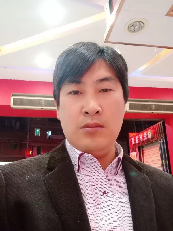 奔跑的第二张照片--将乐婚介网