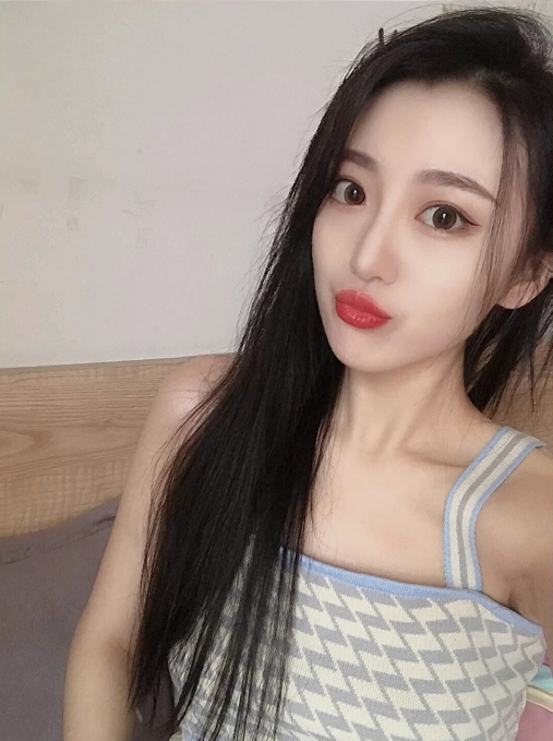 倩倩的第一张照片--将乐婚介网