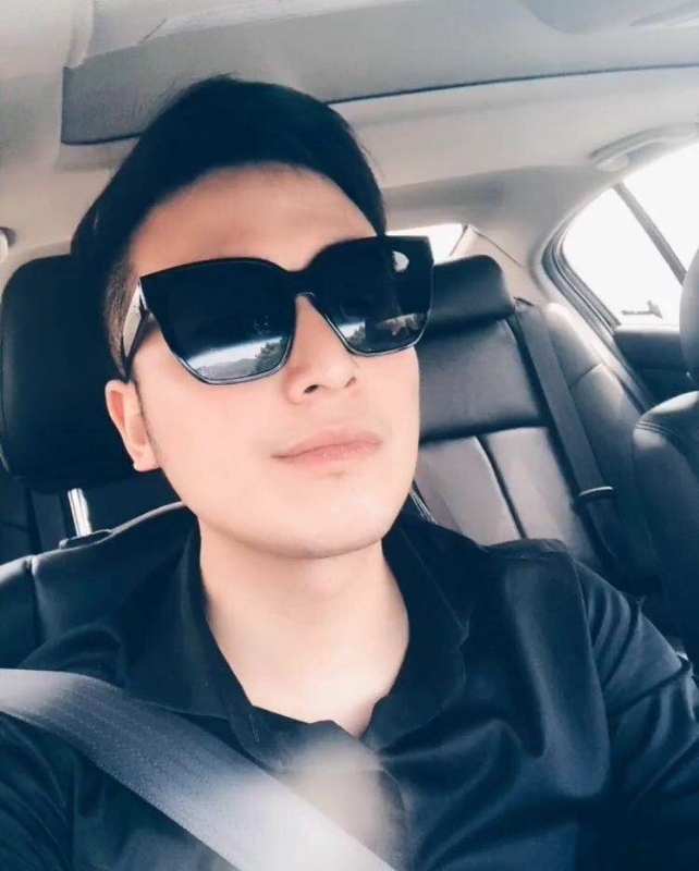 沉稳的第一张照片--将乐婚介网