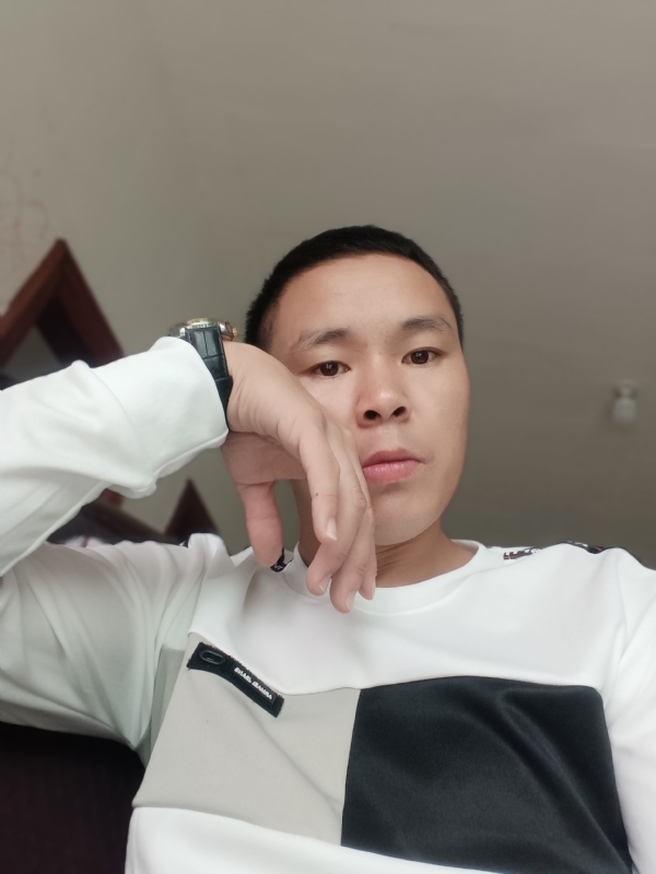 冷漠的第一张照片--将乐婚介网
