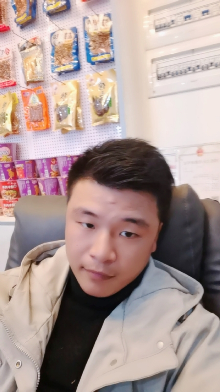 小宇的第一张照片--将乐婚介网