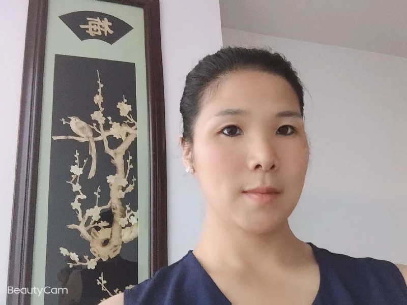 微笑的第一张照片--将乐婚介网
