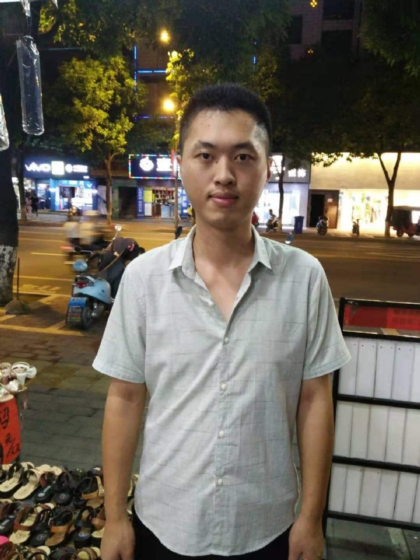 单身的雄鹰的第一张照片--将乐婚介网