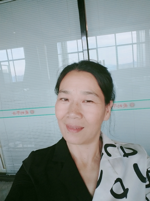 易莲的第一张照片--将乐婚介网