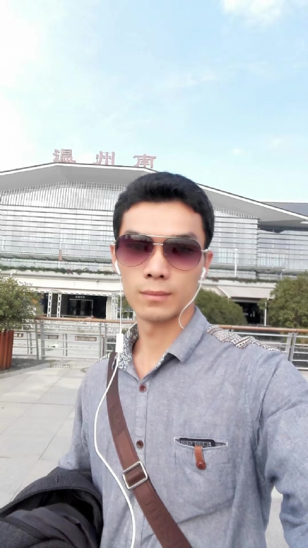 错把真心喂了狗的第三张照片--将乐婚介网
