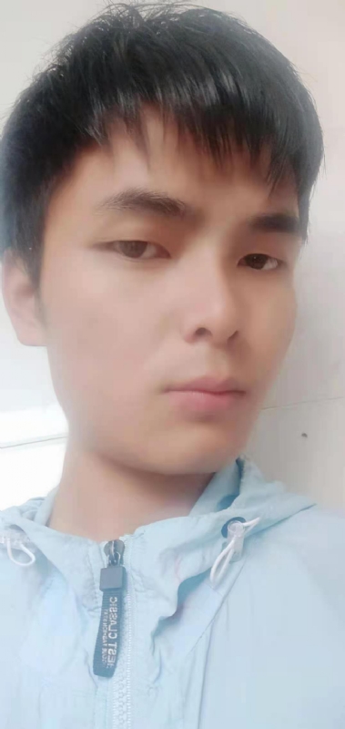 安静的男生的第一张照片--将乐婚介网