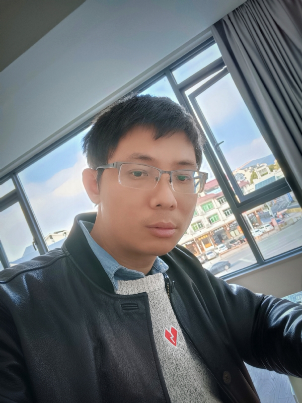 也许只是缺少一个拥抱的第二张照片--将乐婚介网