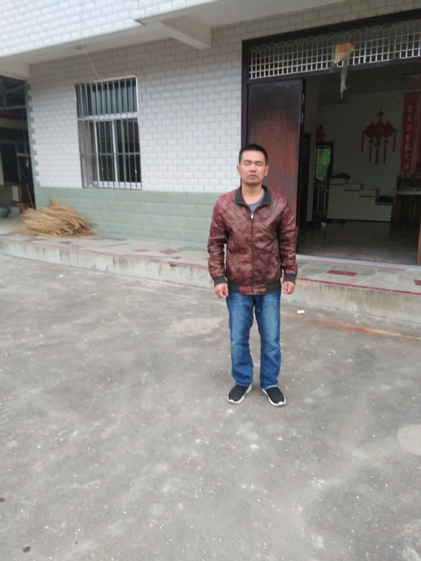 阿泉的第一张照片--将乐婚介网