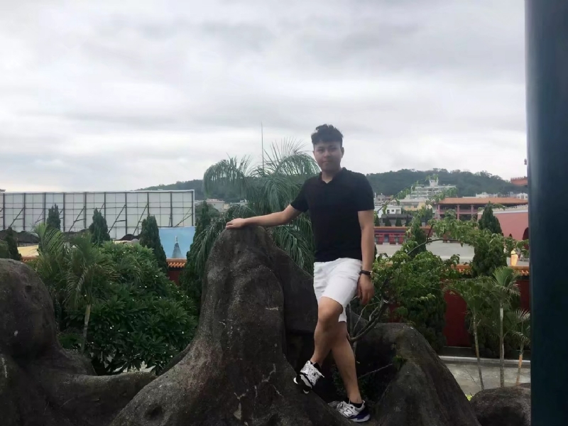 伟仔的第一张照片--将乐婚介网