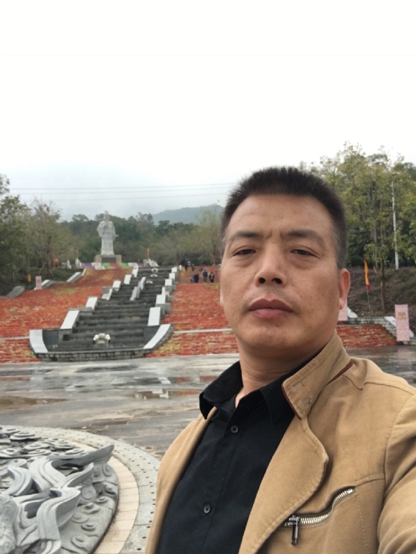 开心的松鼠的第一张照片--将乐婚介网