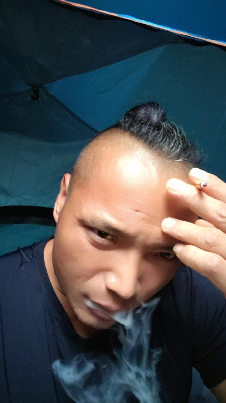 伯爵的第四张照片--将乐婚介网